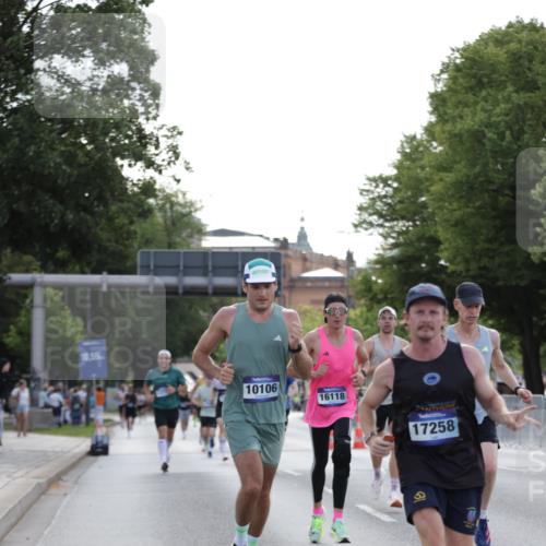 29.06.2025 - hella hamburg halbmarathon Jannik Wohlers http://msf.ph/oto/8186526 29.06.2025 09:43:57 Lombardsbrücke 1122, 2879, 5344, 7231, 7793, 8975, 9079, 10106, 10173, 10655, 10790, 11877, 14828, 15655, 16118, 17258 meine-sportfotos.de