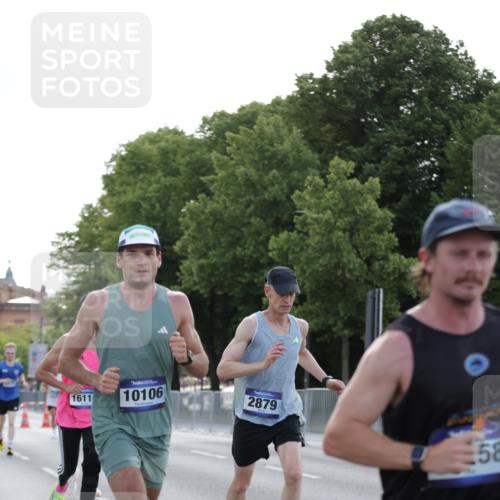29.06.2025 - hella hamburg halbmarathon Jannik Wohlers http://msf.ph/oto/8186599 29.06.2025 09:43:58 Lombardsbrücke 2879, 3075, 5344, 7793, 8975, 9079, 10106, 10173, 10655, 10790, 11877, 14828, 15655, 16118, 17258 meine-sportfotos.de