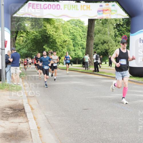 29.06.2025 - hella hamburg halbmarathon MichiJ http://msf.ph/oto/8186609 29.06.2025 10:19:00 Zwischen KM18-KM19 12287, 17213, 18874 meine-sportfotos.de