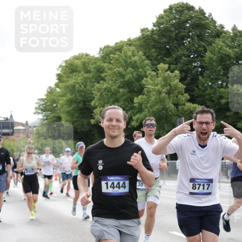 29.06.2025 - hella hamburg halbmarathon Jannik Wohlers http://msf.ph/oto/8186633 29.06.2025 10:23:36 Lombardsbrücke 1389, 1444, 1545, 2489, 3013, 3185, 3579, 4122, 4597, 4990, 4993, 5039, 5055, 5258, 5260, 5358, 5661, 5954, 7013, 7426, 8141, 8149, 8502, 8717, 9217, 9603, 11044, 11306, 11347, 11415, 11454, 14433, 14439, 15352, 17414, 17513, 17595, 18091, 18210, 18314, 18745, 18998, 19017 meine-sportfotos.de