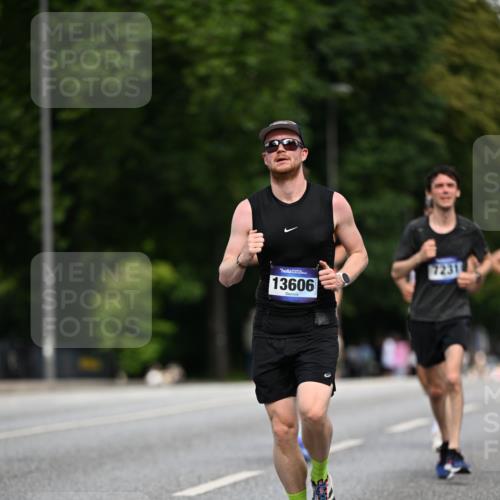 29.06.2025 - hella hamburg halbmarathon Dr. Thomas Lammeyer http://msf.ph/oto/8186677 29.06.2025 09:47:27 Kennedybrücke 1122, 1953, 3968, 5308, 5344, 7231, 7793, 8975, 9047, 9079, 10106, 10173, 10790, 11150 meine-sportfotos.de