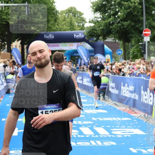 29.06.2025 - hella hamburg halbmarathon Zöllner http://msf.ph/oto/8186705 29.06.2025 10:43:17 Ziel 1675, 7026, 7093, 10099, 10251, 11177, 12153, 15706, 16314, 16997, 18304 meine-sportfotos.de