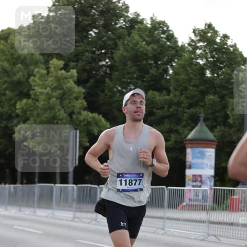 29.06.2025 - hella hamburg halbmarathon Jannik Wohlers http://msf.ph/oto/8186728 29.06.2025 09:44:01 Lombardsbrücke 2879, 3075, 3968, 5344, 7793, 8975, 9079, 10106, 10173, 10790, 11877, 13779, 14828, 15655, 16118, 17258, 19114 meine-sportfotos.de