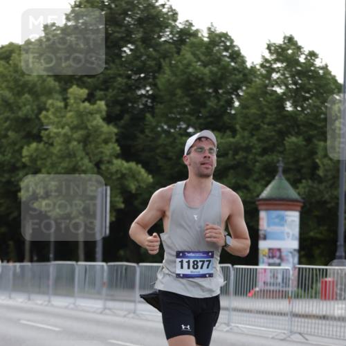 29.06.2025 - hella hamburg halbmarathon Jannik Wohlers http://msf.ph/oto/8186737 29.06.2025 09:44:01 Lombardsbrücke 2879, 3075, 3968, 5344, 7793, 8975, 9079, 10106, 10173, 10790, 11877, 13779, 14828, 15655, 16118, 17258, 19114 meine-sportfotos.de