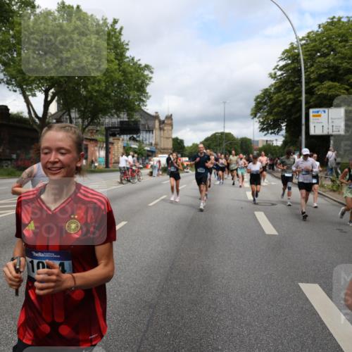 29.06.2025 - hella hamburg halbmarathon Yannick Fuchs http://msf.ph/oto/8186745 29.06.2025 10:43:37 20KM 1094, 1342, 1381, 1476, 2013, 2504, 2516, 2592, 2596, 2706, 2878, 2889, 2937, 3060, 3692, 4017, 4832, 5460, 6115, 6158, 7067, 7297, 7332, 8112, 8437, 8821, 9038, 9126, 9200, 9213, 9463, 9619, 9649, 9695, 9924, 9965, 10184, 11340, 11519, 11819, 11977, 12035, 12094, 12271, 12421, 12670, 13233, 13688, 13690, 14526, 15422, 15523, 16114, 16627, 16653, 16731, 16891, 17753, 17908, 18058, 18842, 18926, 19109 meine-sportfotos.de