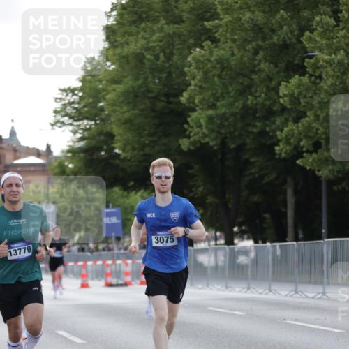 29.06.2025 - hella hamburg halbmarathon Jannik Wohlers http://msf.ph/oto/8186752 29.06.2025 09:44:02 Lombardsbrücke 2879, 3075, 3968, 5344, 7793, 8975, 9079, 10106, 10173, 10790, 11877, 13779, 14828, 15655, 16118, 17258, 18699, 19114 meine-sportfotos.de