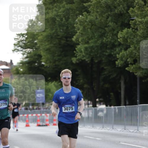 29.06.2025 - hella hamburg halbmarathon Jannik Wohlers http://msf.ph/oto/8186775 29.06.2025 09:44:02 Lombardsbrücke 2879, 3075, 3968, 5344, 7793, 8975, 9079, 10106, 10173, 10790, 11877, 13779, 14828, 15655, 16118, 17258, 18699, 19114 meine-sportfotos.de