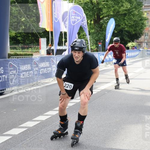 29.06.2025 - hella hamburg halbmarathon Strokosch-Dieckow http://msf.ph/oto/8186778 29.06.2025 09:26:59 Ziel 20220, 20281, 20283 meine-sportfotos.de