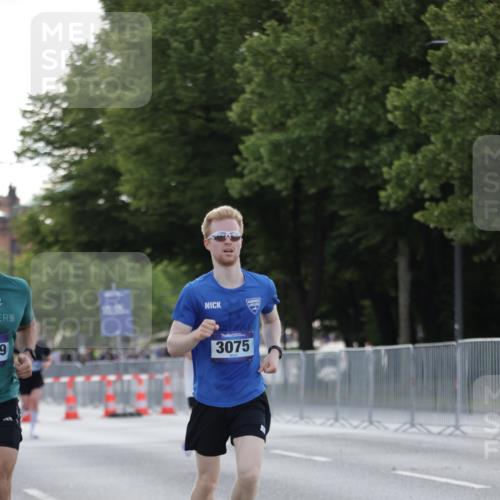 29.06.2025 - hella hamburg halbmarathon Jannik Wohlers http://msf.ph/oto/8186791 29.06.2025 09:44:02 Lombardsbrücke 2879, 3075, 3968, 5344, 7793, 8975, 9079, 10106, 10173, 10790, 11877, 13779, 14828, 15655, 16118, 17258, 18699, 19114 meine-sportfotos.de