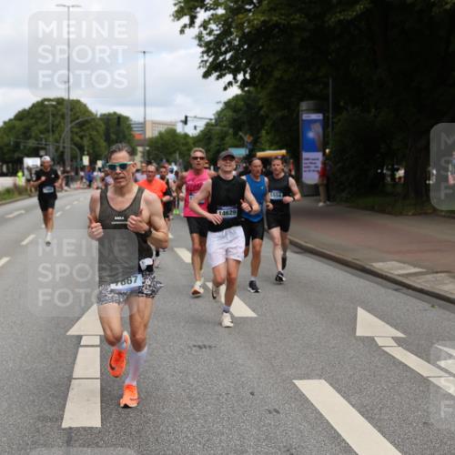 29.06.2025 - hella hamburg halbmarathon Yannick Fuchs http://msf.ph/oto/8186801 29.06.2025 10:30:01 20KM 57, 1344, 1562, 4050, 4740, 4944, 5269, 5554, 6704, 7466, 7867, 8901, 10771, 11559, 11898, 12044, 12204, 12751, 14629, 14841, 14952, 15390, 15391, 15931, 16177, 16695, 16811, 16963, 16964, 17022, 17643, 17826, 18183, 18220, 18237 meine-sportfotos.de