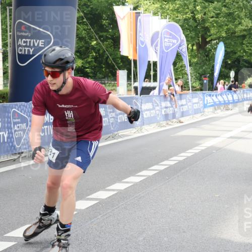 29.06.2025 - hella hamburg halbmarathon Strokosch-Dieckow http://msf.ph/oto/8186839 29.06.2025 09:27:01 Ziel 20281, 20283 meine-sportfotos.de