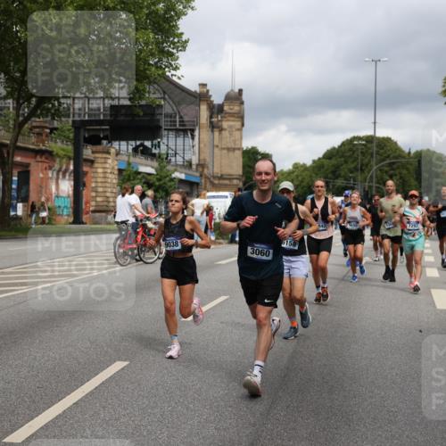 29.06.2025 - hella hamburg halbmarathon Yannick Fuchs http://msf.ph/oto/8186853 29.06.2025 10:43:38 20KM 1094, 1342, 1381, 1476, 2013, 2504, 2516, 2592, 2596, 2706, 2878, 2889, 2937, 3060, 3692, 4017, 4832, 5460, 6115, 6158, 7067, 7297, 7332, 8112, 8437, 8821, 9038, 9126, 9200, 9213, 9463, 9619, 9649, 9695, 9924, 9965, 10184, 11340, 11519, 11819, 11977, 12035, 12094, 12271, 12421, 12670, 13233, 13688, 13690, 14526, 15422, 15519, 15523, 16114, 16627, 16653, 16731, 16891, 17753, 17908, 18058, 18842, 18926, 18960, 19109 meine-sportfotos.de