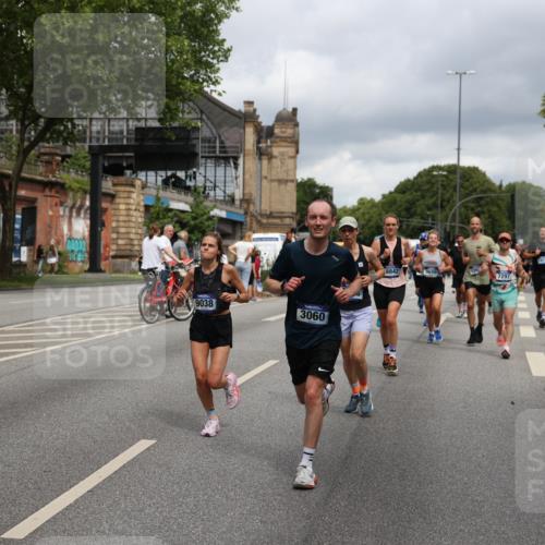 29.06.2025 - hella hamburg halbmarathon Yannick Fuchs http://msf.ph/oto/8186862 29.06.2025 10:43:38 20KM 1094, 1342, 1381, 1476, 2013, 2504, 2516, 2592, 2596, 2706, 2878, 2889, 2937, 3060, 3692, 4017, 4832, 5460, 6115, 6158, 7067, 7297, 7332, 8112, 8437, 8821, 9038, 9126, 9200, 9213, 9463, 9619, 9649, 9695, 9924, 9965, 10184, 11340, 11519, 11819, 11977, 12035, 12094, 12271, 12421, 12670, 13233, 13688, 13690, 14526, 15422, 15519, 15523, 16114, 16627, 16653, 16731, 16891, 17753, 17908, 18058, 18842, 18926, 18960, 19109 meine-sportfotos.de