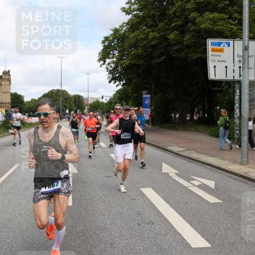 29.06.2025 - hella hamburg halbmarathon Yannick Fuchs http://msf.ph/oto/8186866 29.06.2025 10:30:02 20KM 57, 1344, 4050, 4740, 4944, 5269, 5554, 6704, 7466, 7867, 8901, 10771, 11559, 11898, 12044, 12204, 12751, 14629, 14841, 14952, 15390, 15391, 15931, 16177, 16695, 16811, 16963, 16964, 17022, 17643, 17826, 18183, 18220, 18237 meine-sportfotos.de