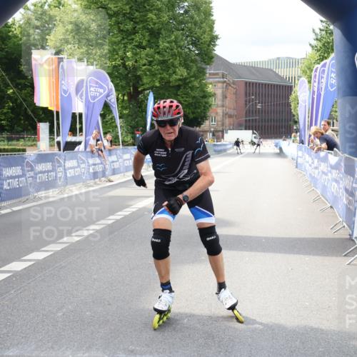 29.06.2025 - hella hamburg halbmarathon Strokosch-Dieckow http://msf.ph/oto/8186890 29.06.2025 09:27:02 Ziel 20283 meine-sportfotos.de