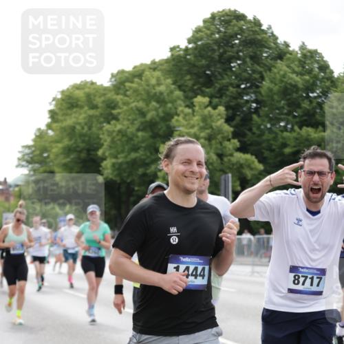 29.06.2025 - hella hamburg halbmarathon Jannik Wohlers http://msf.ph/oto/8186905 29.06.2025 10:23:36 Lombardsbrücke 1389, 1444, 1545, 2489, 3013, 3185, 3579, 4122, 4597, 4990, 4993, 5039, 5055, 5258, 5260, 5358, 5661, 5954, 7013, 7426, 8141, 8149, 8502, 8717, 9217, 9603, 11044, 11306, 11347, 11415, 11454, 14433, 14439, 15352, 17414, 17513, 17595, 18091, 18210, 18314, 18745, 18998, 19017 meine-sportfotos.de
