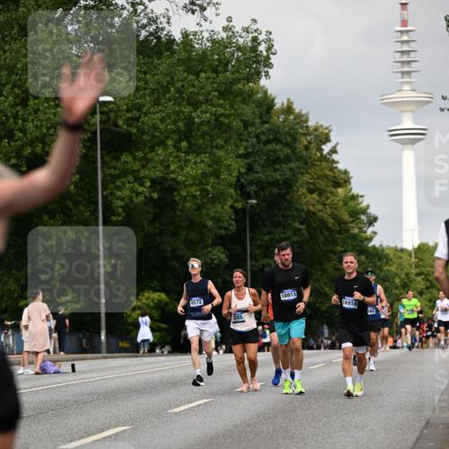 29.06.2025 - hella hamburg halbmarathon Dr. Thomas Lammeyer http://msf.ph/oto/8186934 29.06.2025 10:10:52 Kennedybrücke 1245, 1766, 1981, 4550, 4666, 5951, 6314, 6572, 6664, 8051, 8960, 9560, 10212, 10297, 10736, 10886 meine-sportfotos.de