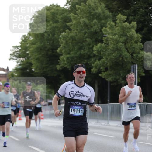 29.06.2025 - hella hamburg halbmarathon Jannik Wohlers http://msf.ph/oto/8186948 29.06.2025 09:44:05 Lombardsbrücke 1065, 2879, 3075, 3968, 5344, 7349, 8975, 9079, 10106, 10173, 10790, 11877, 12369, 13779, 14828, 15576, 15655, 15880, 16118, 17258, 17354, 18699, 19114 meine-sportfotos.de