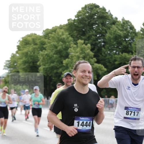 29.06.2025 - hella hamburg halbmarathon Jannik Wohlers http://msf.ph/oto/8186966 29.06.2025 10:23:36 Lombardsbrücke 1389, 1444, 1545, 2489, 3013, 3185, 3579, 4122, 4597, 4990, 4993, 5039, 5055, 5258, 5260, 5358, 5661, 5954, 7013, 7426, 8141, 8149, 8502, 8717, 9217, 9603, 11044, 11306, 11347, 11415, 11454, 14433, 14439, 15352, 17414, 17513, 17595, 18091, 18210, 18314, 18745, 18998, 19017 meine-sportfotos.de