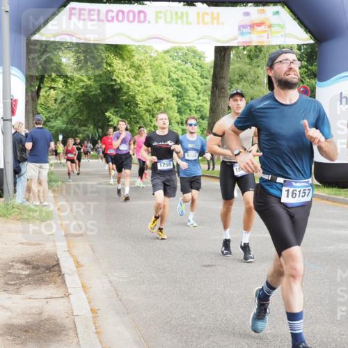 29.06.2025 - hella hamburg halbmarathon MichiJ http://msf.ph/oto/8186997 29.06.2025 10:19:02 Zwischen KM18-KM19 1758, 5328, 12287, 13374, 16157, 17213, 18874 meine-sportfotos.de
