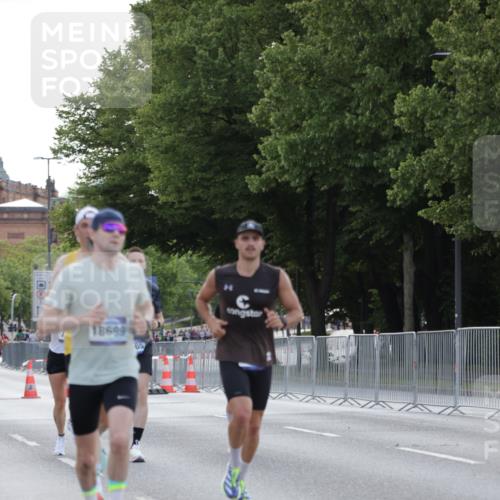 29.06.2025 - hella hamburg halbmarathon Jannik Wohlers http://msf.ph/oto/8187008 29.06.2025 09:44:06 Lombardsbrücke 1065, 2879, 3075, 3968, 5344, 7349, 8975, 9079, 10106, 10173, 10790, 11877, 12337, 12369, 13779, 14828, 15576, 15655, 15880, 16118, 17258, 17354, 18699, 19114 meine-sportfotos.de