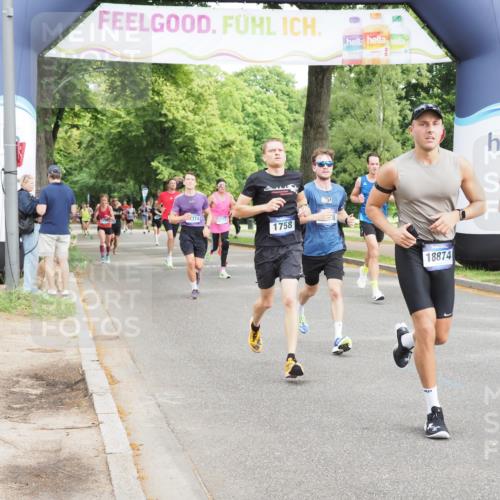 29.06.2025 - hella hamburg halbmarathon MichiJ http://msf.ph/oto/8187012 29.06.2025 10:19:03 Zwischen KM18-KM19 1758, 5328, 12287, 12337, 13374, 16157, 17213, 18874 meine-sportfotos.de