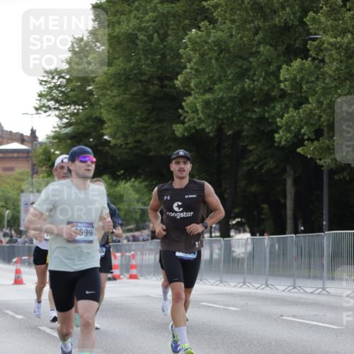 29.06.2025 - hella hamburg halbmarathon Jannik Wohlers http://msf.ph/oto/8187037 29.06.2025 09:44:06 Lombardsbrücke 1065, 2879, 3075, 3968, 5344, 7349, 8975, 9079, 10106, 10173, 10790, 11877, 12337, 12369, 13779, 14828, 15576, 15655, 15880, 16118, 17258, 17354, 18699, 19114 meine-sportfotos.de