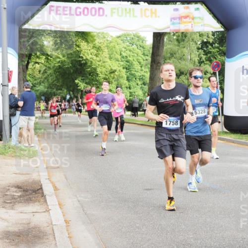 29.06.2025 - hella hamburg halbmarathon MichiJ http://msf.ph/oto/8187119 29.06.2025 10:19:03 Zwischen KM18-KM19 1758, 5328, 12287, 12337, 13374, 16157, 17213, 18874 meine-sportfotos.de
