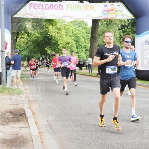 29.06.2025 - hella hamburg halbmarathon MichiJ http://msf.ph/oto/8187159 29.06.2025 10:19:03 Zwischen KM18-KM19 1758, 5328, 12287, 12337, 13374, 16157, 17213, 18874 meine-sportfotos.de