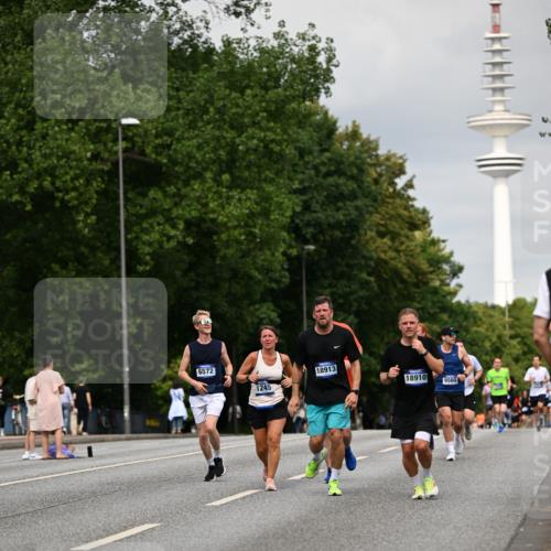 29.06.2025 - hella hamburg halbmarathon Dr. Thomas Lammeyer http://msf.ph/oto/8187180 29.06.2025 10:10:53 Kennedybrücke 1245, 1766, 1981, 4550, 4666, 5951, 6314, 6572, 6664, 8051, 8960, 9560, 10212, 10297, 10736, 10886 meine-sportfotos.de