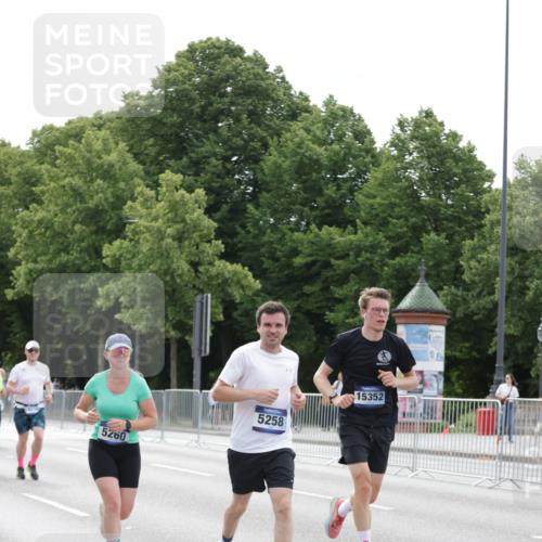 29.06.2025 - hella hamburg halbmarathon Jannik Wohlers http://msf.ph/oto/8187199 29.06.2025 10:23:38 Lombardsbrücke 1389, 1444, 2489, 3013, 3185, 3579, 4122, 4597, 4990, 4993, 5039, 5055, 5258, 5260, 5661, 5954, 7013, 7426, 7920, 8141, 8149, 8187, 8502, 8717, 9217, 9603, 11044, 11306, 11347, 11415, 14433, 14439, 15352, 15456, 17147, 17262, 17414, 17513, 17595, 18210, 18745, 18998, 19017 meine-sportfotos.de