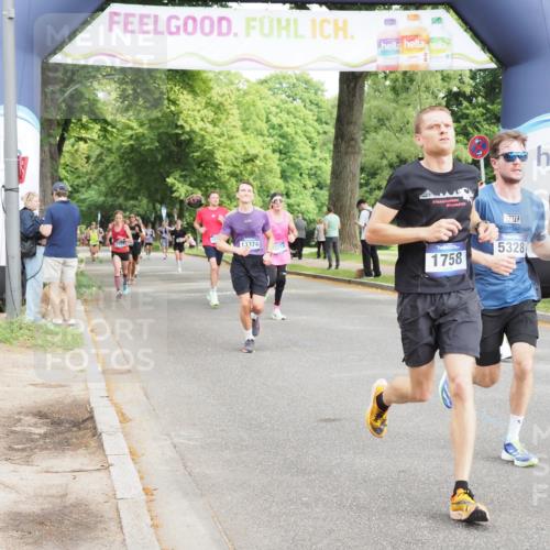 29.06.2025 - hella hamburg halbmarathon MichiJ http://msf.ph/oto/8187208 29.06.2025 10:19:03 Zwischen KM18-KM19 1758, 5328, 12287, 12337, 13374, 16157, 17213, 18874 meine-sportfotos.de