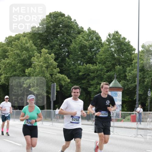 29.06.2025 - hella hamburg halbmarathon Jannik Wohlers http://msf.ph/oto/8187246 29.06.2025 10:23:38 Lombardsbrücke 1389, 1444, 2489, 3013, 3185, 3579, 4122, 4597, 4990, 4993, 5039, 5055, 5258, 5260, 5661, 5954, 7013, 7426, 7920, 8141, 8149, 8187, 8502, 8717, 9217, 9603, 11044, 11306, 11347, 11415, 14433, 14439, 15352, 15456, 17147, 17262, 17414, 17513, 17595, 18210, 18745, 18998, 19017 meine-sportfotos.de