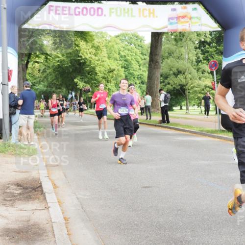 29.06.2025 - hella hamburg halbmarathon MichiJ http://msf.ph/oto/8187256 29.06.2025 10:19:04 Zwischen KM18-KM19 1758, 5328, 12287, 12337, 13374, 16118, 16157, 17213, 18737, 18874 meine-sportfotos.de