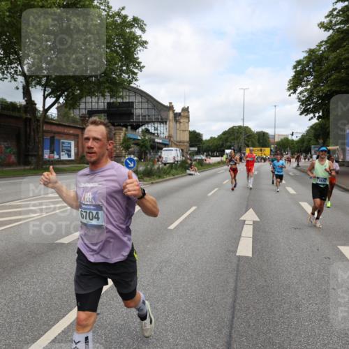 29.06.2025 - hella hamburg halbmarathon Yannick Fuchs http://msf.ph/oto/8187259 29.06.2025 10:30:07 20KM 57, 1344, 1889, 4050, 4740, 4944, 5269, 5554, 6704, 7466, 7867, 8901, 10771, 11559, 11898, 12044, 12751, 13798, 14629, 14841, 15390, 15391, 15931, 16177, 16695, 16811, 16964, 17022, 17643, 17826, 18183, 18220, 18237 meine-sportfotos.de