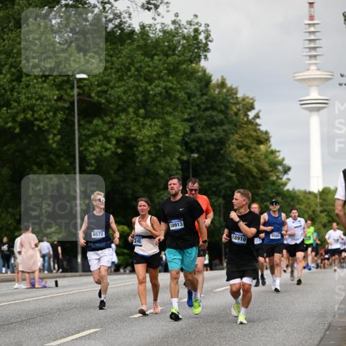 29.06.2025 - hella hamburg halbmarathon Dr. Thomas Lammeyer http://msf.ph/oto/8187274 29.06.2025 10:10:54 Kennedybrücke 1245, 1981, 4550, 4666, 5951, 6314, 6572, 6664, 8051, 8960, 9560, 10212, 10297, 10736, 10886 meine-sportfotos.de