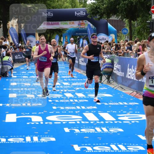 29.06.2025 - hella hamburg halbmarathon Zöllner http://msf.ph/oto/8187281 29.06.2025 10:33:43 Ziel 1053, 1396, 2836, 8312, 12595, 14975, 16755, 17191 meine-sportfotos.de