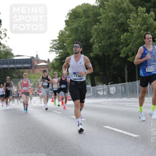 29.06.2025 - hella hamburg halbmarathon Jannik Wohlers http://msf.ph/oto/8187286 29.06.2025 09:44:11 Lombardsbrücke 1065, 2021, 2879, 3075, 3845, 3968, 4678, 7349, 10106, 11877, 12337, 12369, 13779, 14828, 15268, 15576, 15583, 15880, 16118, 17258, 17354, 18567, 18699, 19114 meine-sportfotos.de