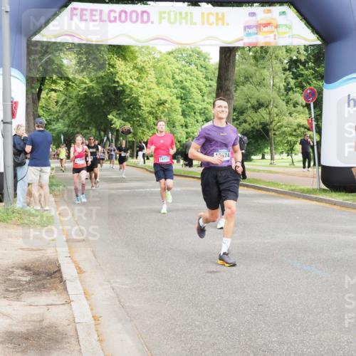 29.06.2025 - hella hamburg halbmarathon MichiJ http://msf.ph/oto/8187287 29.06.2025 10:19:04 Zwischen KM18-KM19 1758, 5328, 12287, 12337, 13374, 16118, 16157, 17213, 18737, 18874 meine-sportfotos.de