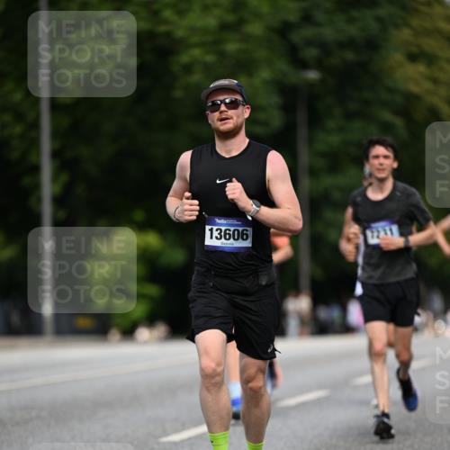 29.06.2025 - hella hamburg halbmarathon Dr. Thomas Lammeyer http://msf.ph/oto/8187296 29.06.2025 09:47:27 Kennedybrücke 1122, 1953, 3968, 5308, 5344, 7231, 7793, 8975, 9047, 9079, 10106, 10173, 10790, 11150 meine-sportfotos.de