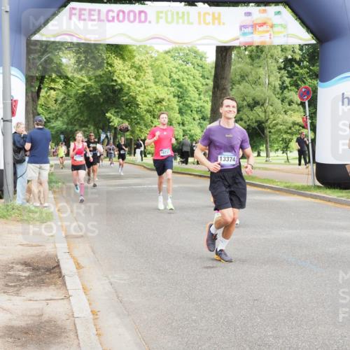 29.06.2025 - hella hamburg halbmarathon MichiJ http://msf.ph/oto/8187302 29.06.2025 10:19:05 Zwischen KM18-KM19 1758, 2021, 5328, 12337, 13374, 16118, 16157, 17213, 18737, 18874, 19142 meine-sportfotos.de