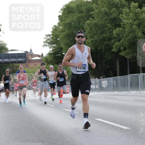 29.06.2025 - hella hamburg halbmarathon Jannik Wohlers http://msf.ph/oto/8187341 29.06.2025 09:44:11 Lombardsbrücke 1065, 2021, 2879, 3075, 3845, 3968, 4678, 7349, 10106, 11877, 12337, 12369, 13779, 14828, 15268, 15576, 15583, 15880, 16118, 17258, 17354, 18567, 18699, 19114 meine-sportfotos.de