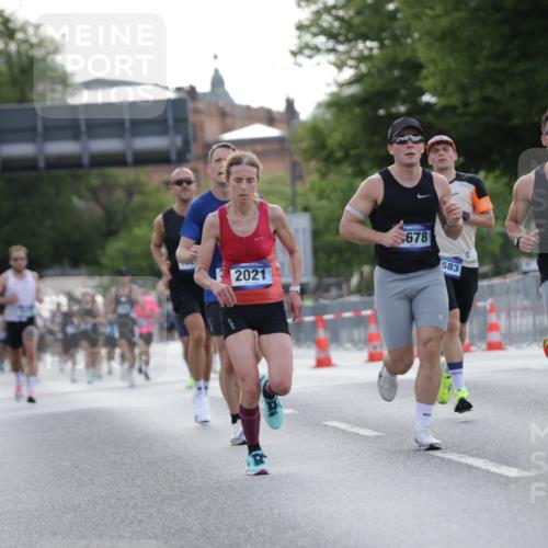 29.06.2025 - hella hamburg halbmarathon Jannik Wohlers http://msf.ph/oto/8187363 29.06.2025 09:44:12 Lombardsbrücke 1065, 2021, 2879, 3075, 3845, 3968, 4678, 7349, 10106, 11877, 12337, 12369, 13779, 14828, 15268, 15576, 15583, 15880, 16118, 17258, 17354, 18567, 18699, 19114 meine-sportfotos.de