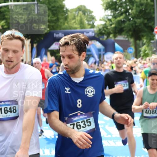 29.06.2025 - hella hamburg halbmarathon Zöllner http://msf.ph/oto/8187388 29.06.2025 10:43:40 Ziel 3116, 4080, 4318, 9114, 12623, 13421, 13996, 14484, 14690, 15328, 15932, 17912, 18449, 18775, 19229 meine-sportfotos.de