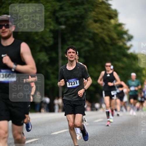 29.06.2025 - hella hamburg halbmarathon Dr. Thomas Lammeyer http://msf.ph/oto/8187399 29.06.2025 09:47:28 Kennedybrücke 1122, 3075, 3968, 5308, 5344, 7231, 7793, 8975, 9047, 9079, 10106, 10173, 10790, 11150 meine-sportfotos.de