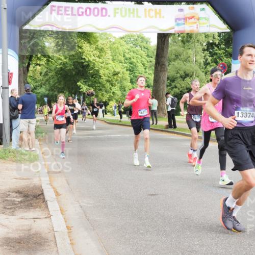 29.06.2025 - hella hamburg halbmarathon MichiJ http://msf.ph/oto/8187401 29.06.2025 10:19:05 Zwischen KM18-KM19 1758, 2021, 5328, 12337, 13374, 16118, 16157, 17213, 18737, 18874, 19142 meine-sportfotos.de