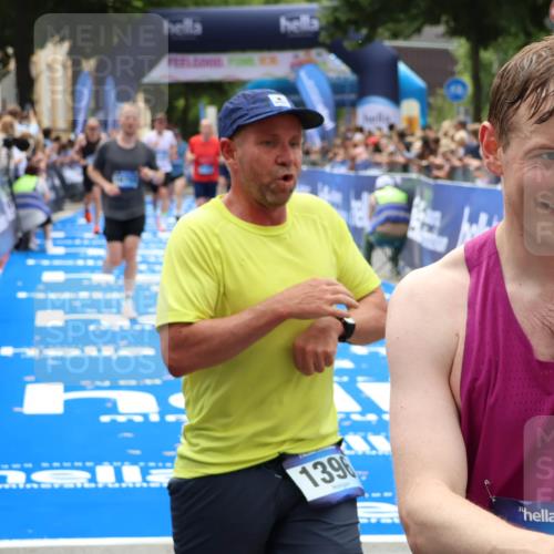 29.06.2025 - hella hamburg halbmarathon Zöllner http://msf.ph/oto/8187427 29.06.2025 10:33:48 Ziel 1743, 2228, 2243, 2746, 4246, 5193, 13771, 14310, 14466, 16243, 16755 meine-sportfotos.de
