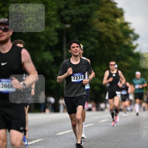 29.06.2025 - hella hamburg halbmarathon Dr. Thomas Lammeyer http://msf.ph/oto/8187436 29.06.2025 09:47:28 Kennedybrücke 1122, 3075, 3968, 5308, 5344, 7231, 7793, 8975, 9047, 9079, 10106, 10173, 10790, 11150 meine-sportfotos.de