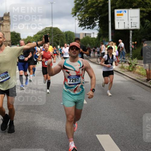 29.06.2025 - hella hamburg halbmarathon Yannick Fuchs http://msf.ph/oto/8187463 29.06.2025 10:43:42 20KM 1342, 1476, 2013, 2504, 2516, 2592, 2596, 2706, 2878, 2889, 2937, 3060, 3562, 3692, 4017, 4832, 5460, 5978, 6115, 6158, 7100, 7297, 7332, 7657, 8112, 8437, 9038, 9126, 9200, 9463, 9491, 9597, 9619, 9695, 9723, 9924, 9965, 10189, 11340, 11519, 11819, 11977, 12035, 12271, 12670, 13233, 13688, 13690, 13976, 14526, 14838, 15422, 15519, 15523, 16114, 16653, 16731, 16738, 16843, 16877, 16891, 17753, 17908, 18058, 18350, 18842, 18926, 18960, 19109 meine-sportfotos.de