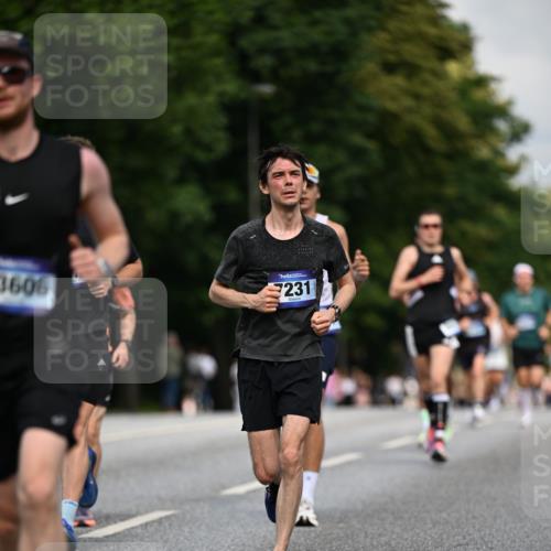 29.06.2025 - hella hamburg halbmarathon Dr. Thomas Lammeyer http://msf.ph/oto/8187474 29.06.2025 09:47:28 Kennedybrücke 1122, 3075, 3968, 5308, 5344, 7231, 7793, 8975, 9047, 9079, 10106, 10173, 10790, 11150 meine-sportfotos.de